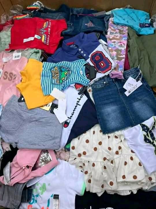 Palette de vêtements pour enfants assortis – 600 pièces élégantes - Image 2